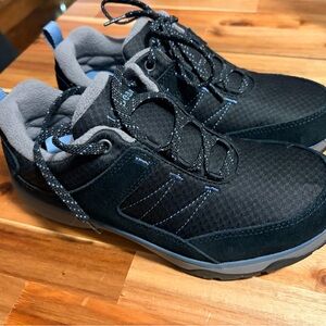 L.L. Bean Snow Sneakers 5 Low size 9 (Medium B) NWT Unworn Womens